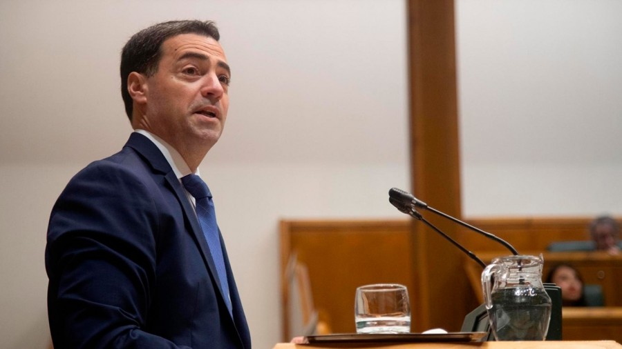 El Lehendakari Pradales propone impulsar en el Parlamento Vasco una ponencia para la “mejora de la calidad democrática”