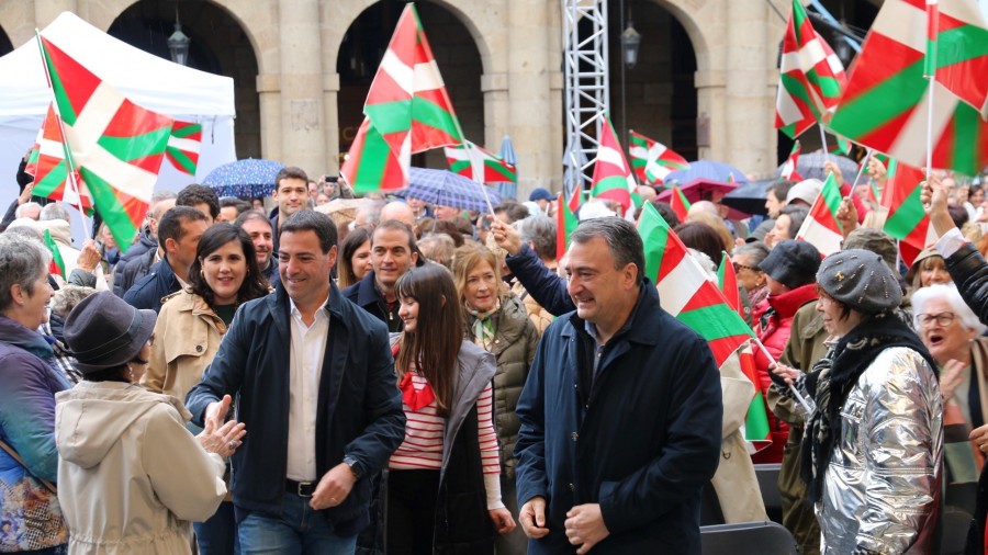 Aitor Esteban reivindica el liderazgo del PNV en la construcción nacional: “Llevamos 130 años caminando hacia delante, con hechos, y sin poner palos en las ruedas”