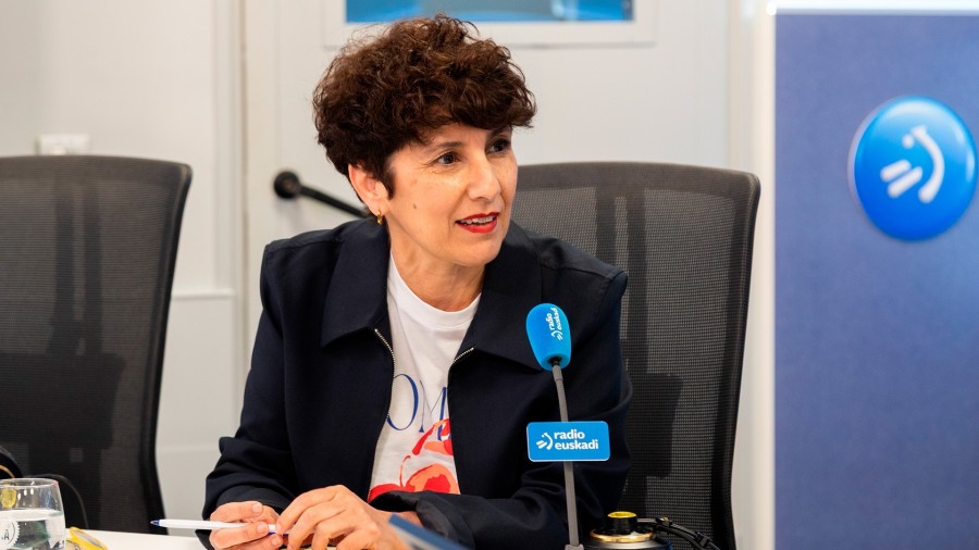 Vaquerok Gobernuari eskatu dio Europan ZBEetarako ingurumen etiketa bateratua bultzatzeko, Iparraldera joan-etorriak egin ohi dituzten ibilgailuei erraztasunak emateko